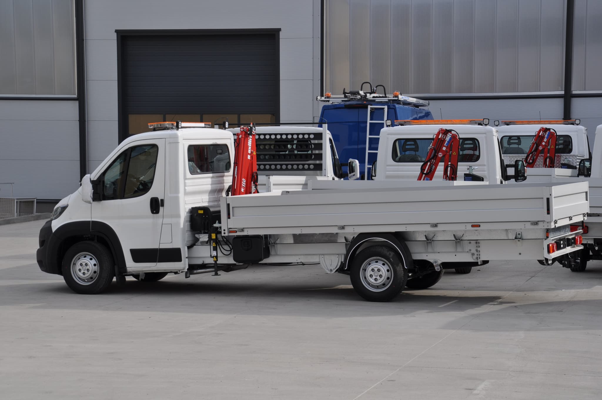 BM Cargomax – zintegrowany system zabudowy z żurawiem